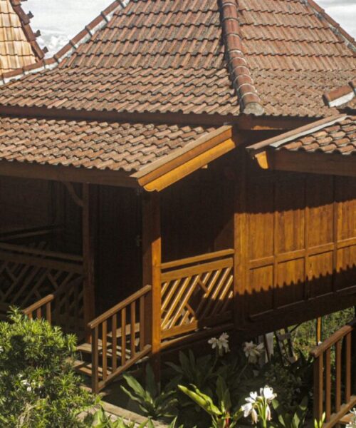 Galeri Tondano Cabin & Coffee (2)