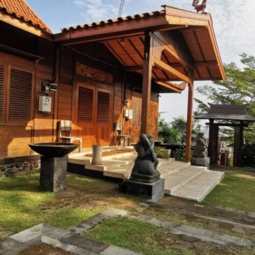 Galeri Hallroom Tondano Cabin & Coffee (2)