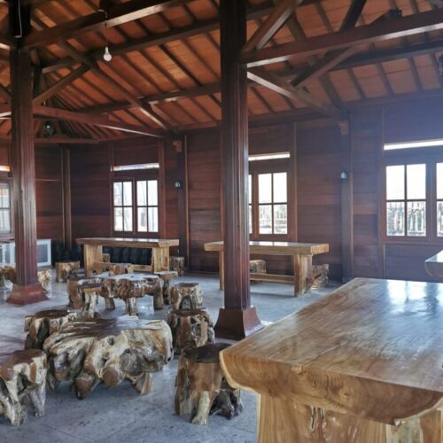 Galeri Hallroom Tondano Cabin & Coffee (7)